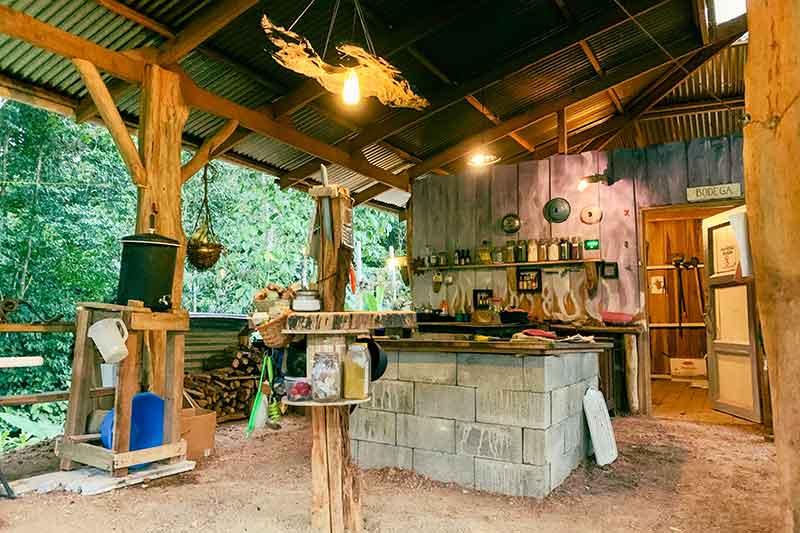 Gemeinschaftsküche in der Unterkunft Permaculture in Costa Rica
