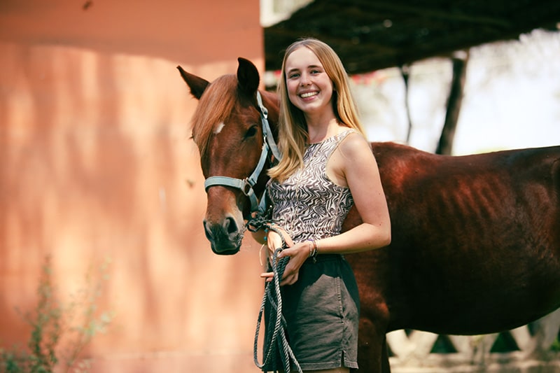 Franka mit einem Pferd
