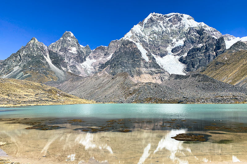 Siete Lagunas de Ausangate in Peru
