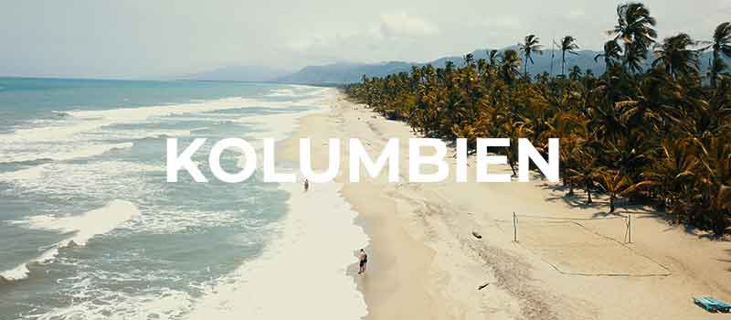Strand mit Palmen in Kolumbien