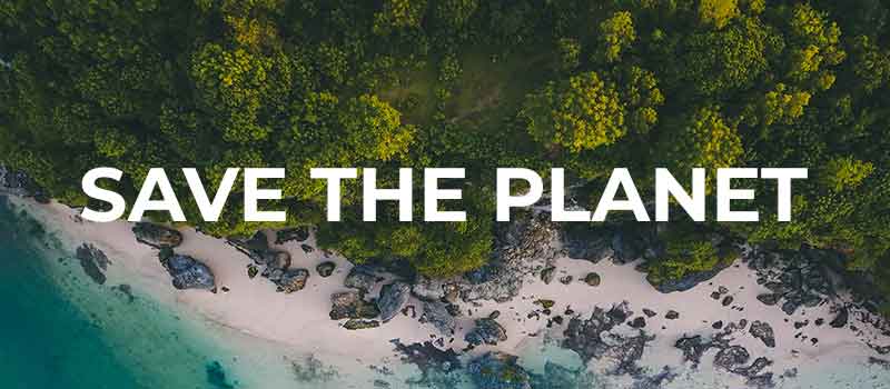 Schriftzug: safe the planet Strand von oben mit Drone