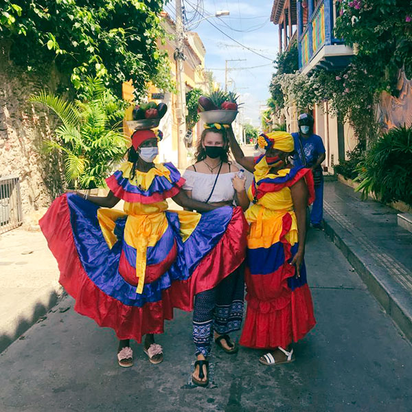 Hanna in Cartagena with Colombian women