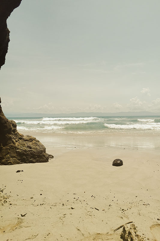 verlassener Strand in Sayulita in Mexiko
