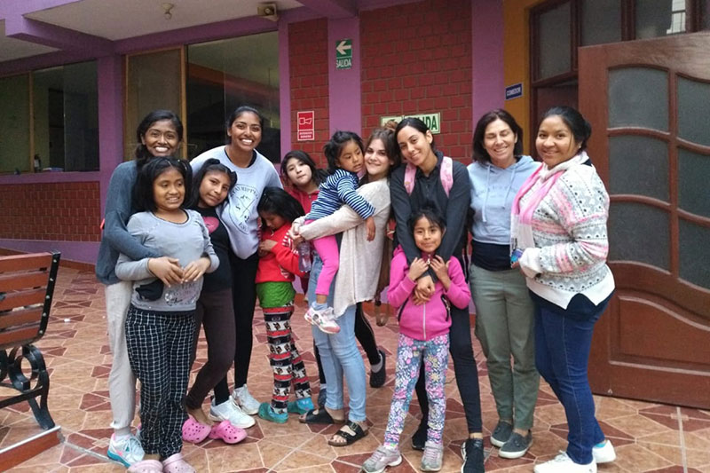Peruvian children and teenagers